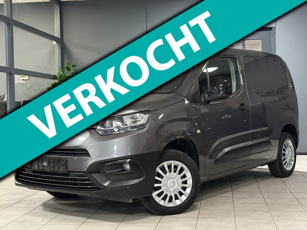 Toyota ProAce City - 1.2 Turbo |3-Persoons *28.000km*| Camera/Navigatie MARGE (BTW VRIJ) - AutoWereld.nl