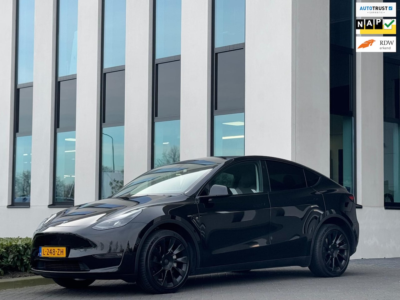 Tesla Model Y - Long Range AWD 75 kWh, 20 inch zwart, eerste eigenaar, Nederlandse auto met nationale auto - AutoWereld.nl