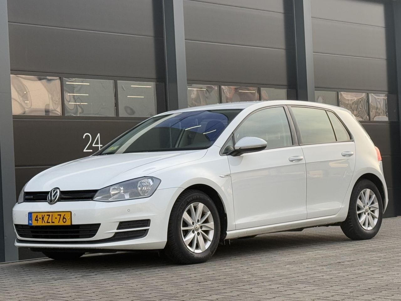 Volkswagen Golf - 1.6 TDI Clima Navi PDC - AutoWereld.nl