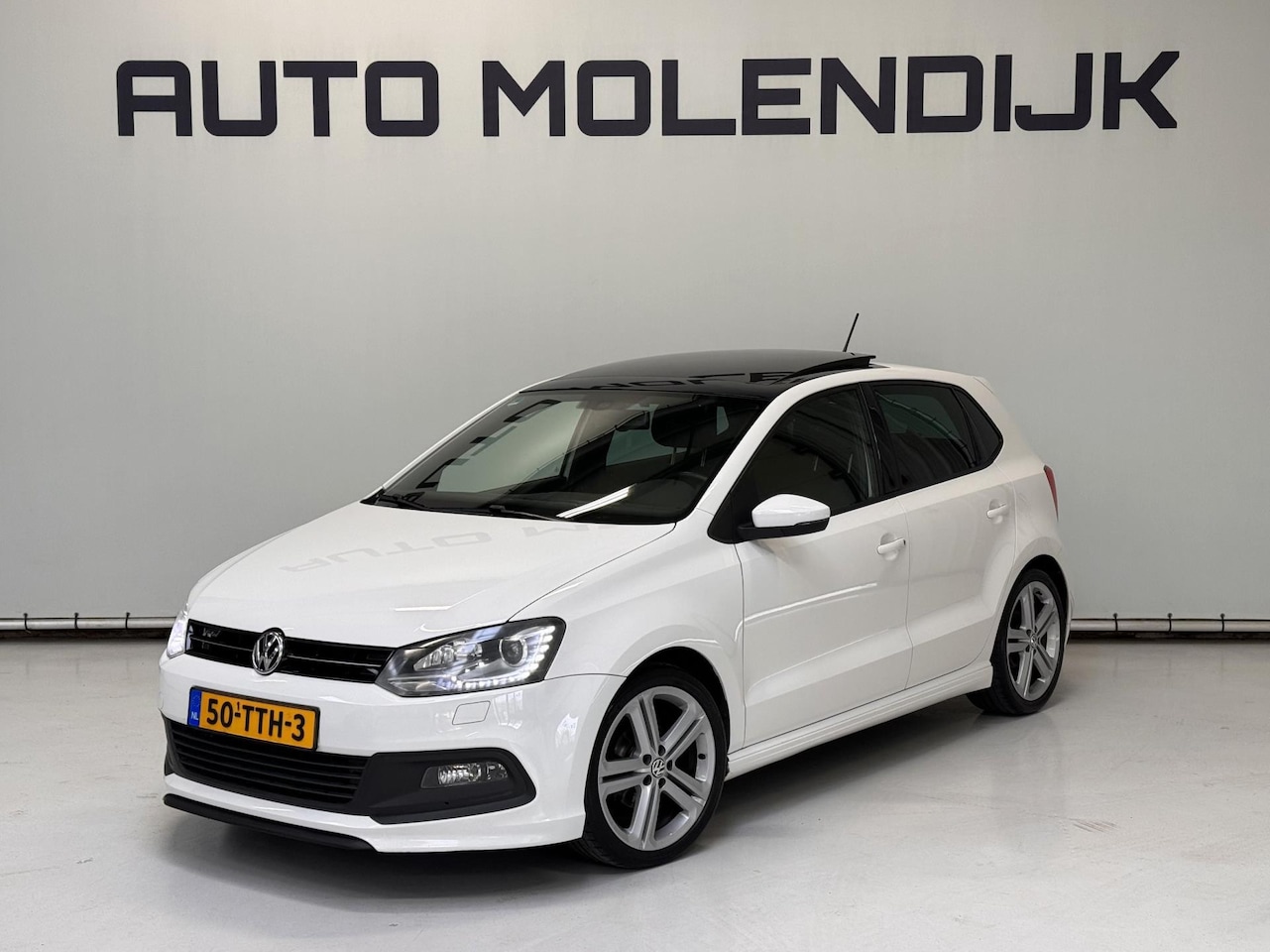 Volkswagen Polo - 1.2 TSI DSG 2 x R-line Pano / Navi / Cruise / Dealer onderh. - AutoWereld.nl