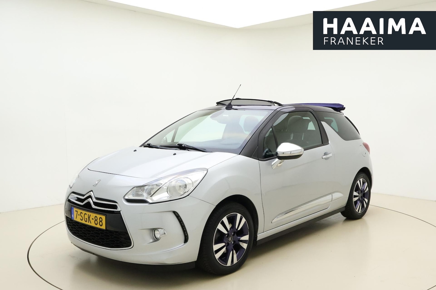 Citroën DS3 Cabrio - 1.2 VTi Chic 81pk | Climate Control | Navigatie | 1e Eigenaar | Parkeersensoren Achter | C - AutoWereld.nl