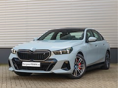 BMW i5 - xDrive40 M-Sport Pro - Pano - Bowers & Wilkins - Driving Ass Prof - Active Steering