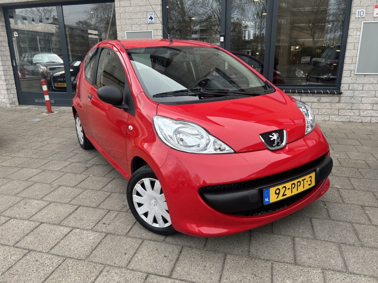 Peugeot 107 - 1.0-12V XR 3Drs Weinig km APK - AutoWereld.nl