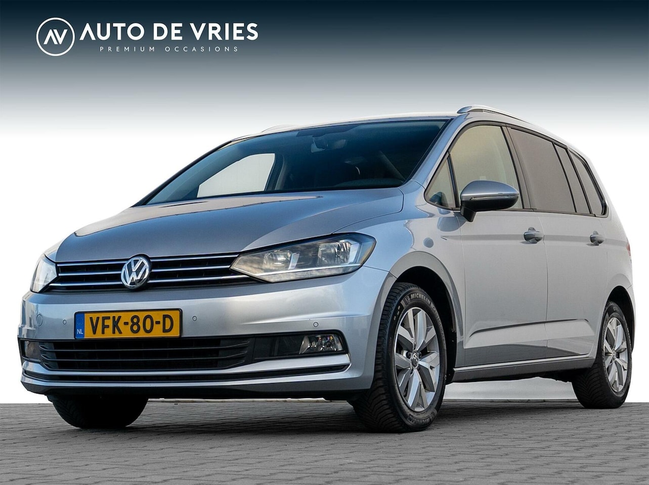 Volkswagen Touran - 1.6 TDI DSG Comfortline grijs kenteken | ECC | Adaptieve cruise | Camera | Trekhaak - AutoWereld.nl