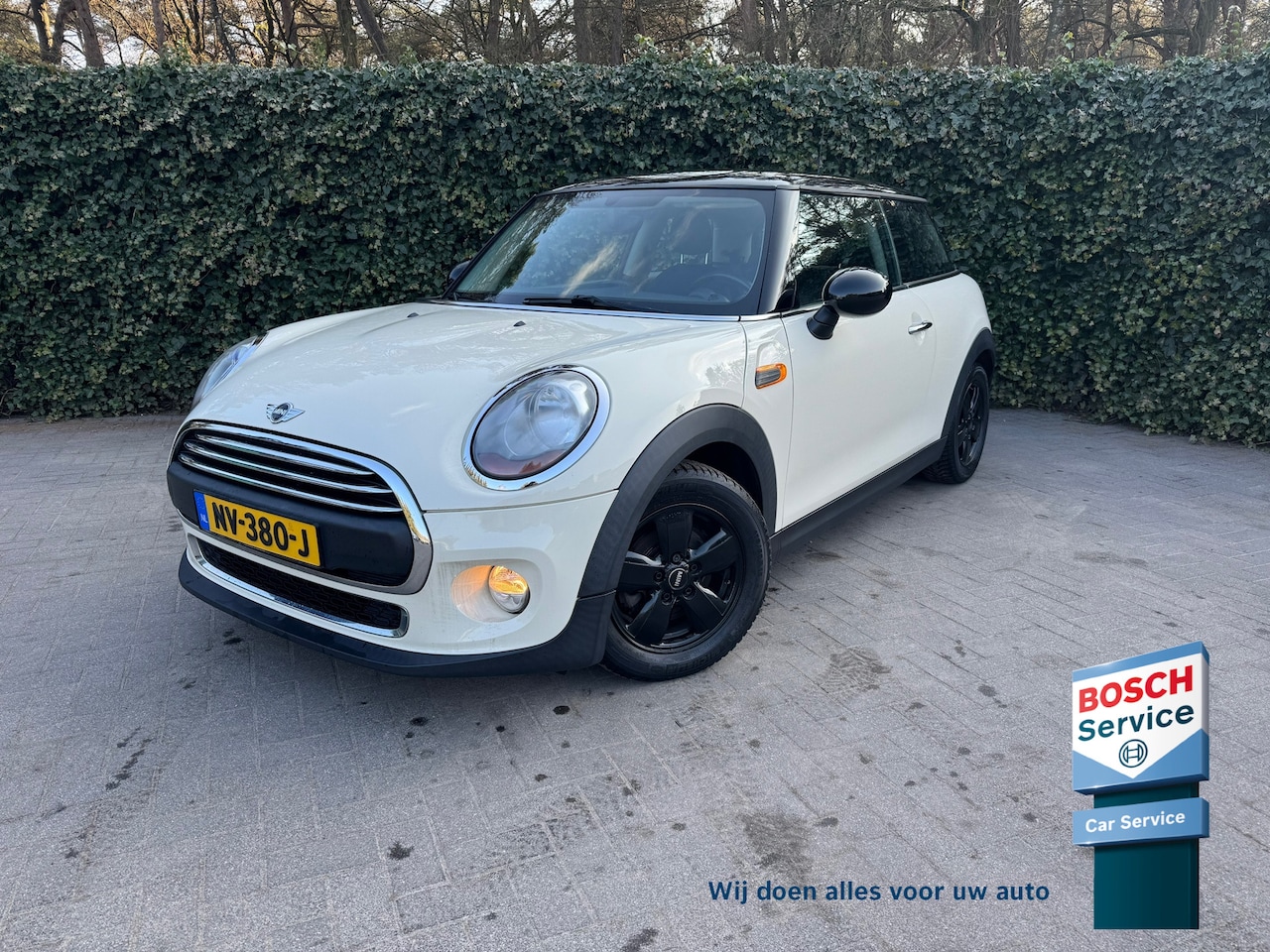 MINI Cooper - Mini 1.2 102pk One Business | Org NL | Navi | Airco | Zwarte wielen - AutoWereld.nl