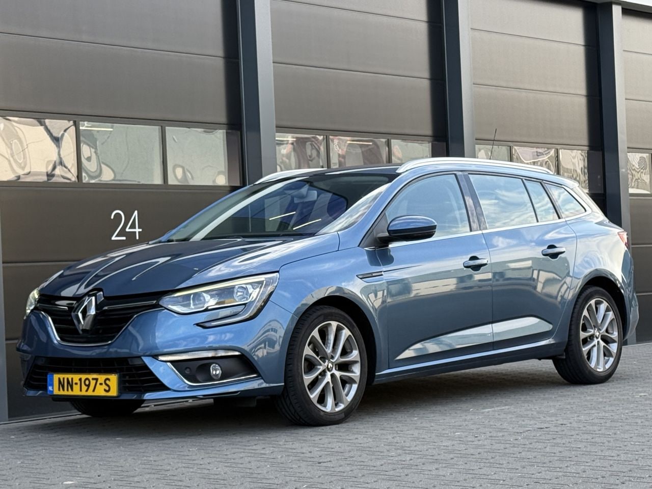 Renault Mégane - 1.5 dCi Navi Clima PDC EURO-6 - AutoWereld.nl