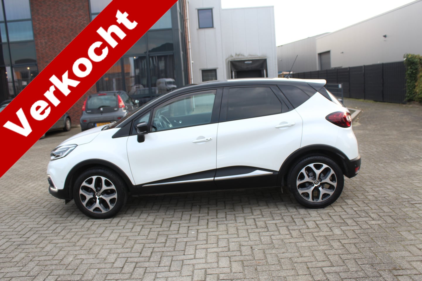 Renault Captur - 0.9 TCe Edition One Clima-Cruise-Navi-Camera 19.000 KM !!! - AutoWereld.nl