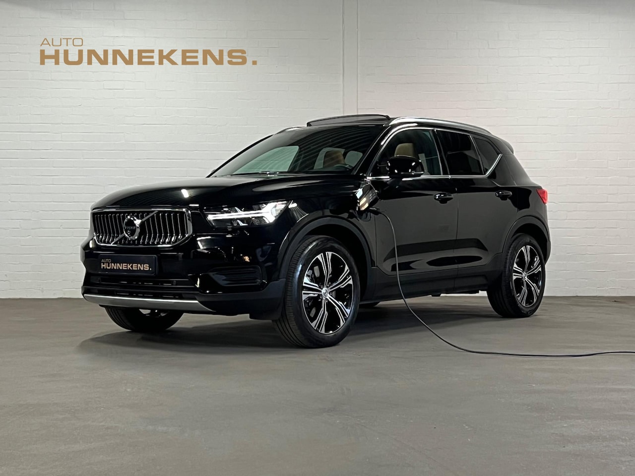 Volvo XC40 - Recharge T4 Inscription | Trekhaak | Open dak | Adaptive Cruise | Harman/Kardon |360 Camer - AutoWereld.nl