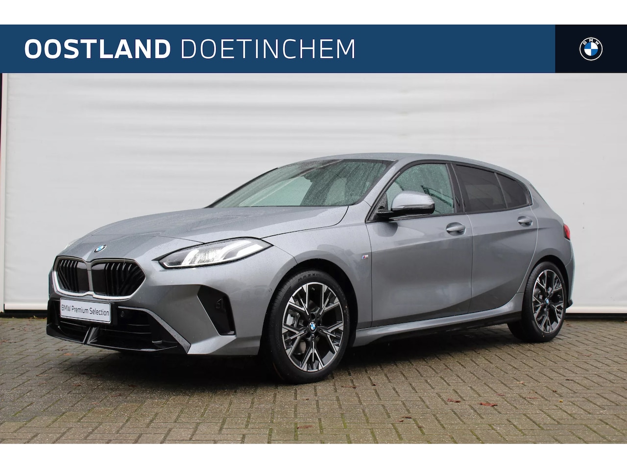 BMW 1-serie - 120 M Sport Automaat / Sportstoelen / M Adaptief onderstel / Parking Assistant / Stoelverw - AutoWereld.nl