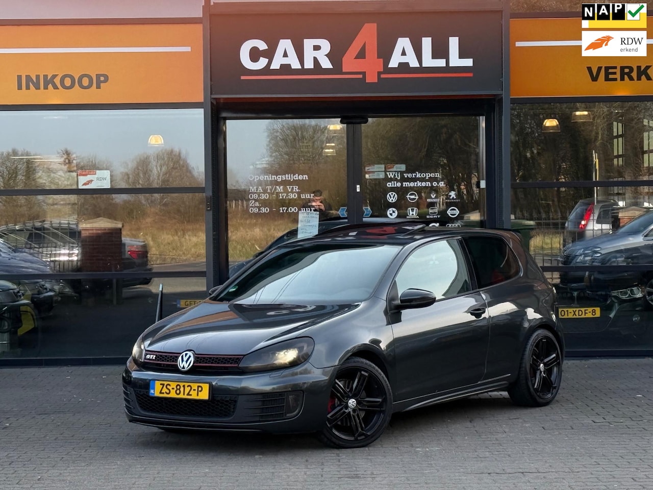 Volkswagen Golf - 2.0 GTI DAKJE/STLVRM/PDC/CARPLAY/COBRA/INTAKE - AutoWereld.nl