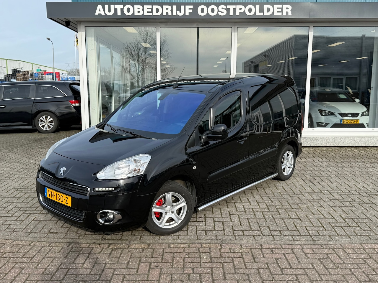 Peugeot Partner - 120 1.6 e-HDI L1 Navteq 2Tronic 3 persoons automaat marge Auto! - AutoWereld.nl