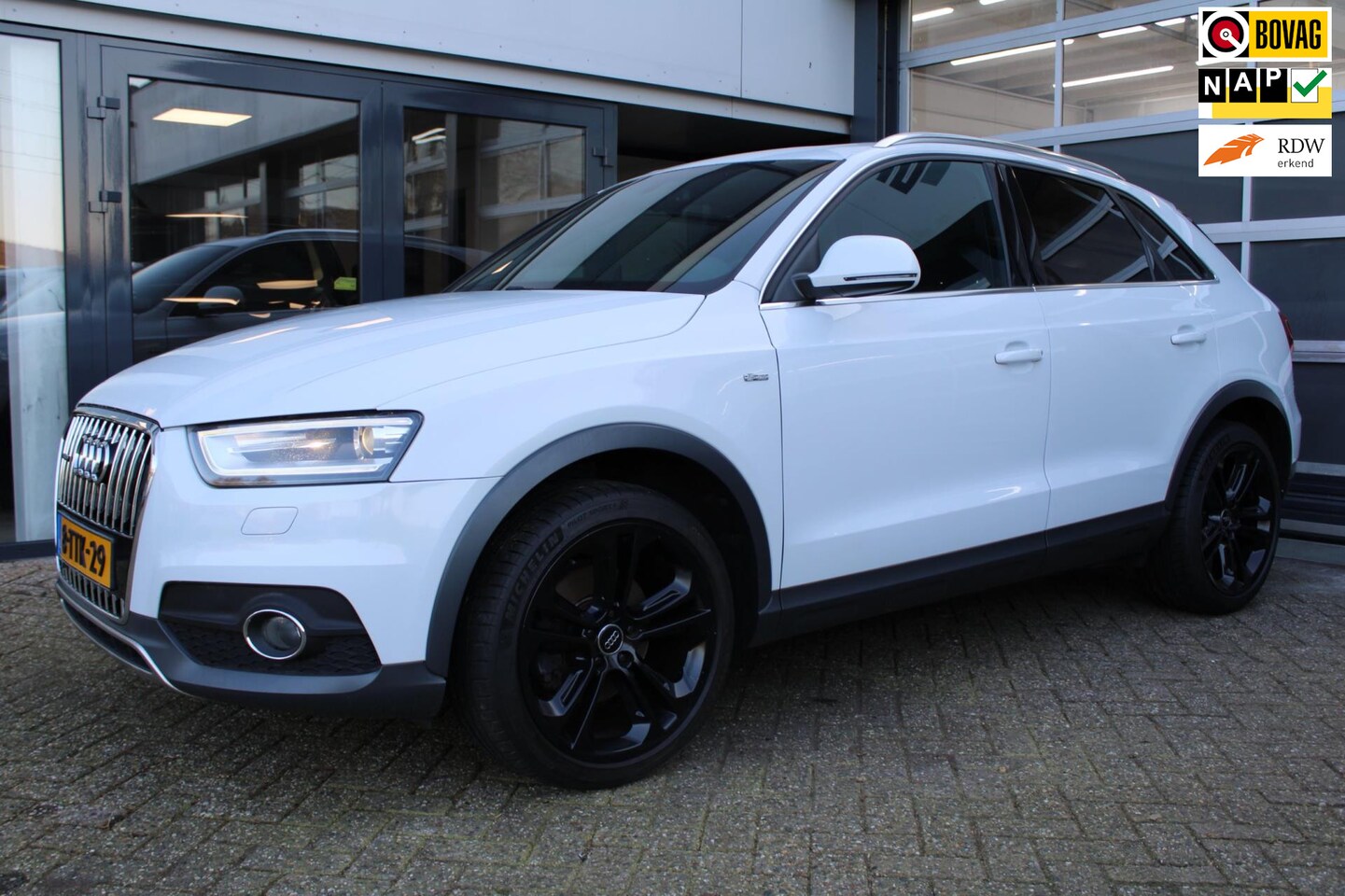 Audi Q3 - 2.0 TFSI Quattro | Business Edition | S Line | Panoramadak - AutoWereld.nl