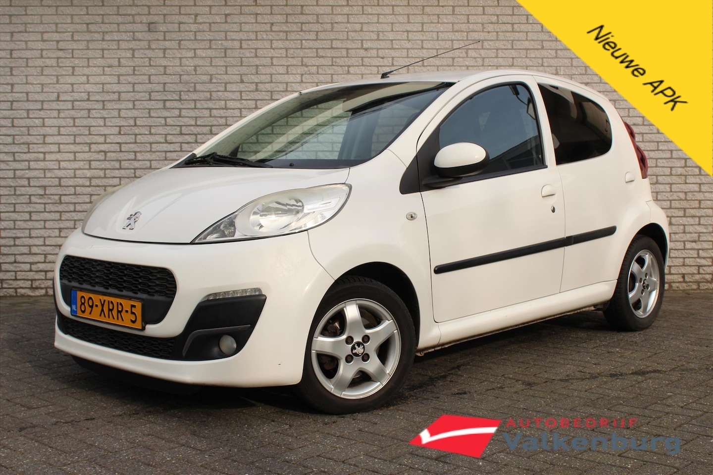 Peugeot 107 - 1.0 68PK 5D Active | Airco | Elektrische ramen | LM 14'' - AutoWereld.nl