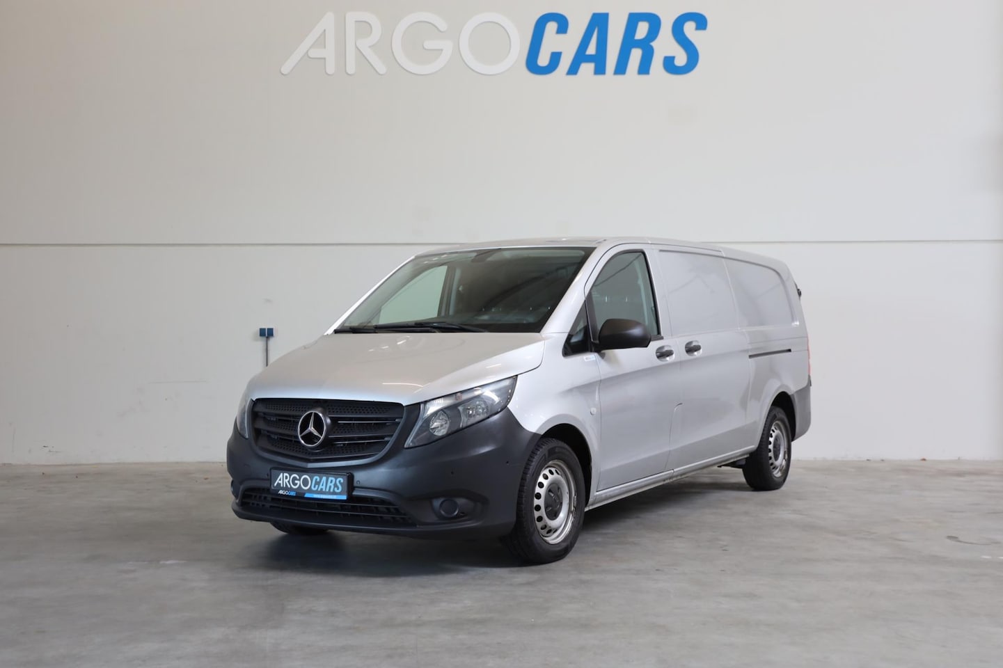 Mercedes-Benz Vito - 116 CDI AUTOMAAT CLIMA TREKHAAK GRIJS DUBBELE SCHUIF/ACHTERDEUREN PDC CRUISE CONTROL LEASE - AutoWereld.nl