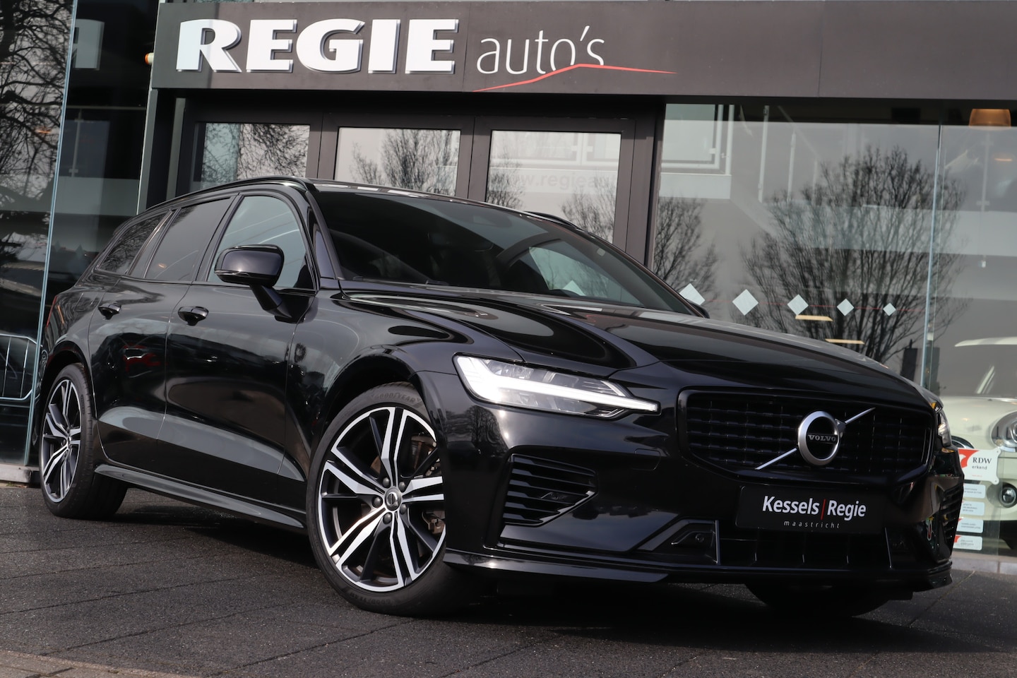 Volvo V60 - 2.0 T6 Recharge AWD R-Design Pano Leer Led Navi - AutoWereld.nl