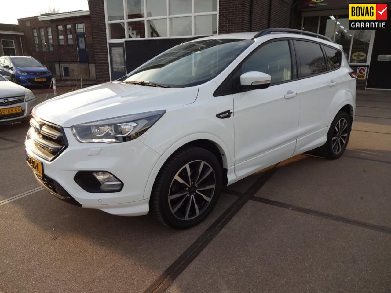 Ford Kuga - 1.5 EcoBoost ST-Line 1.5 EcoBoost ST Line - AutoWereld.nl