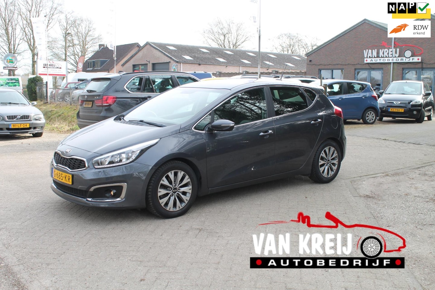 Kia Cee'd - 1.0 T-GDi DynamicLine< Clima, Cruise, Trekhaak, 66847km - AutoWereld.nl