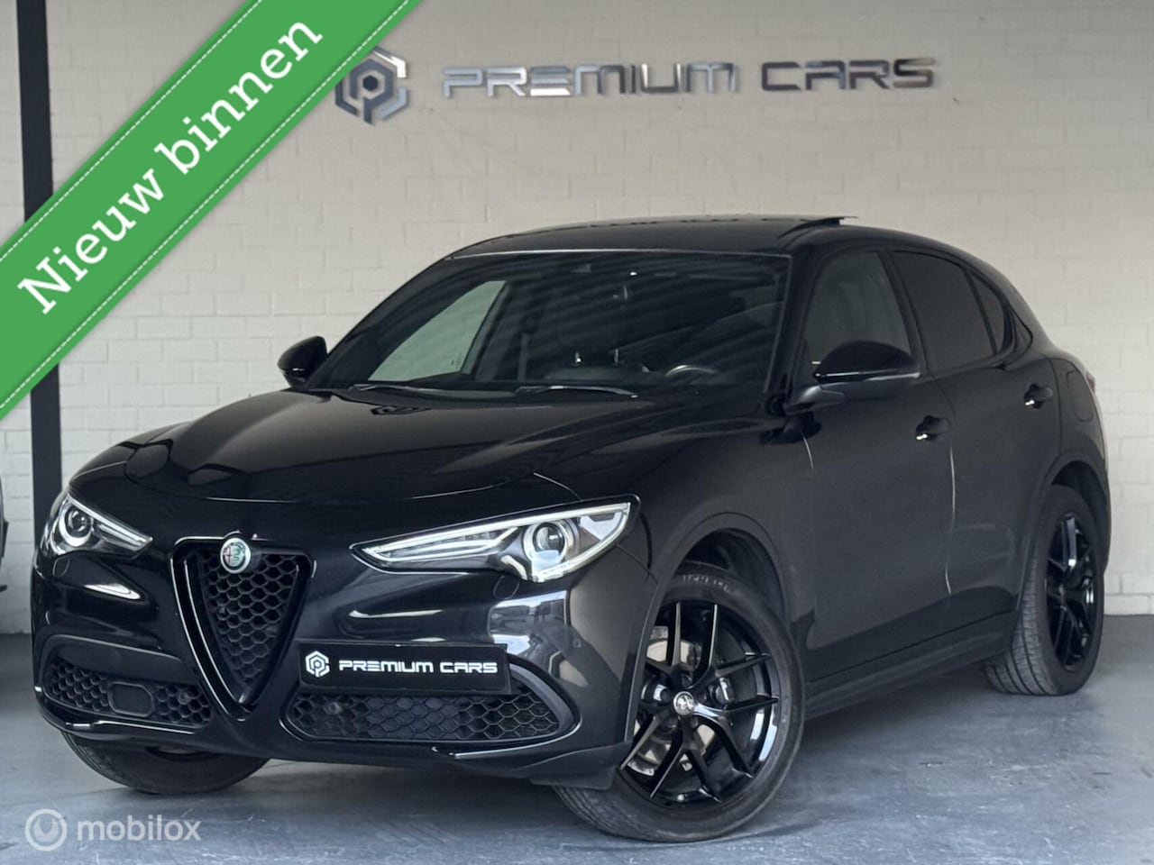 Alfa Romeo Stelvio - 2.0 T AWD 280pk Pano Keyless Acc Trekhaak - AutoWereld.nl