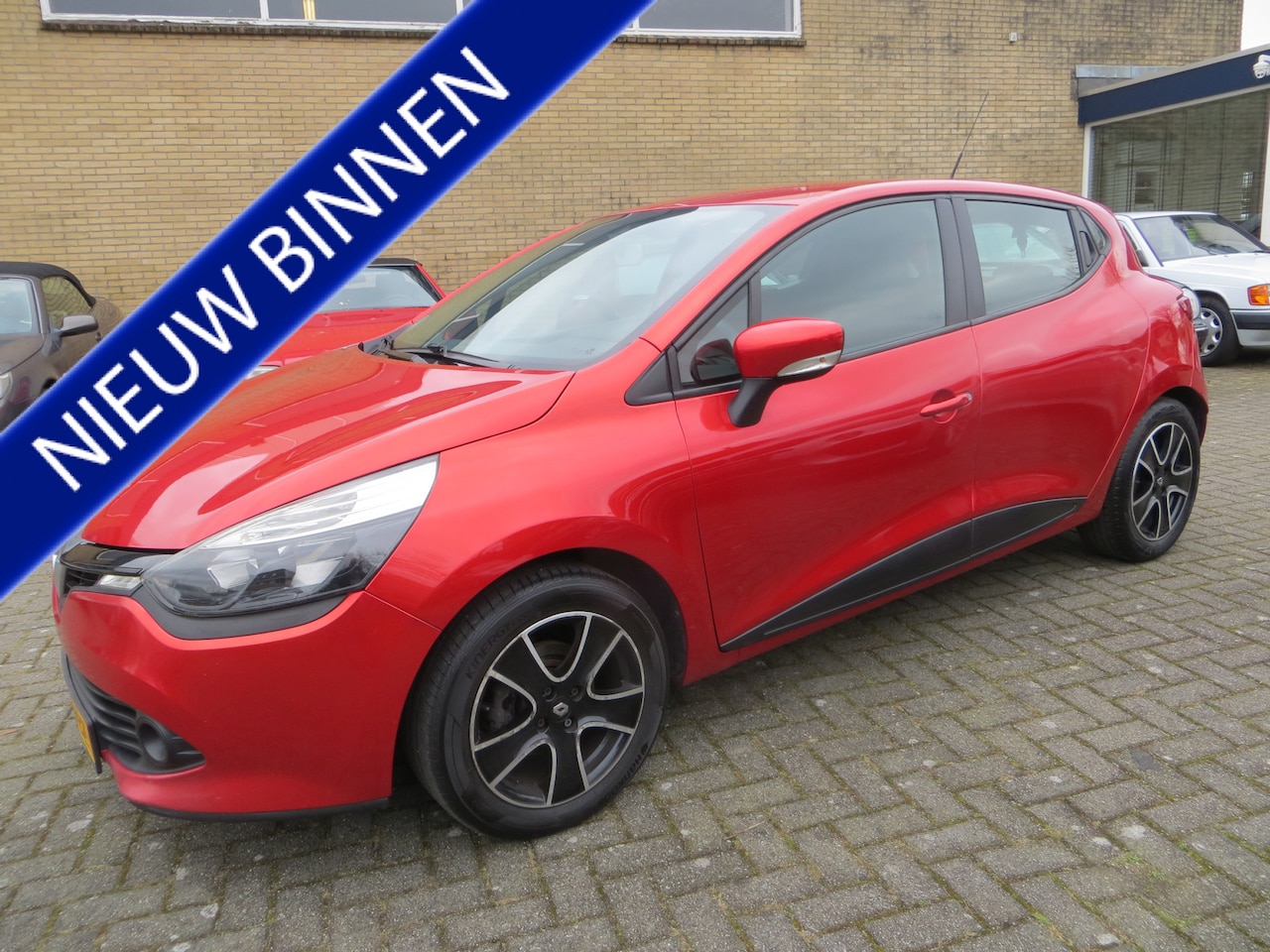 Renault Clio - 1.2 Collection/AIRCO/CRUISE/GARANTIE! - AutoWereld.nl