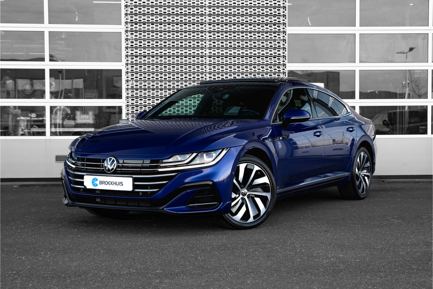 Volkswagen Arteon - 1.4 TSI eHybrid R-Line Business+ | Panoramadak | Alcantara| Carplay | Naviagtie - AutoWereld.nl