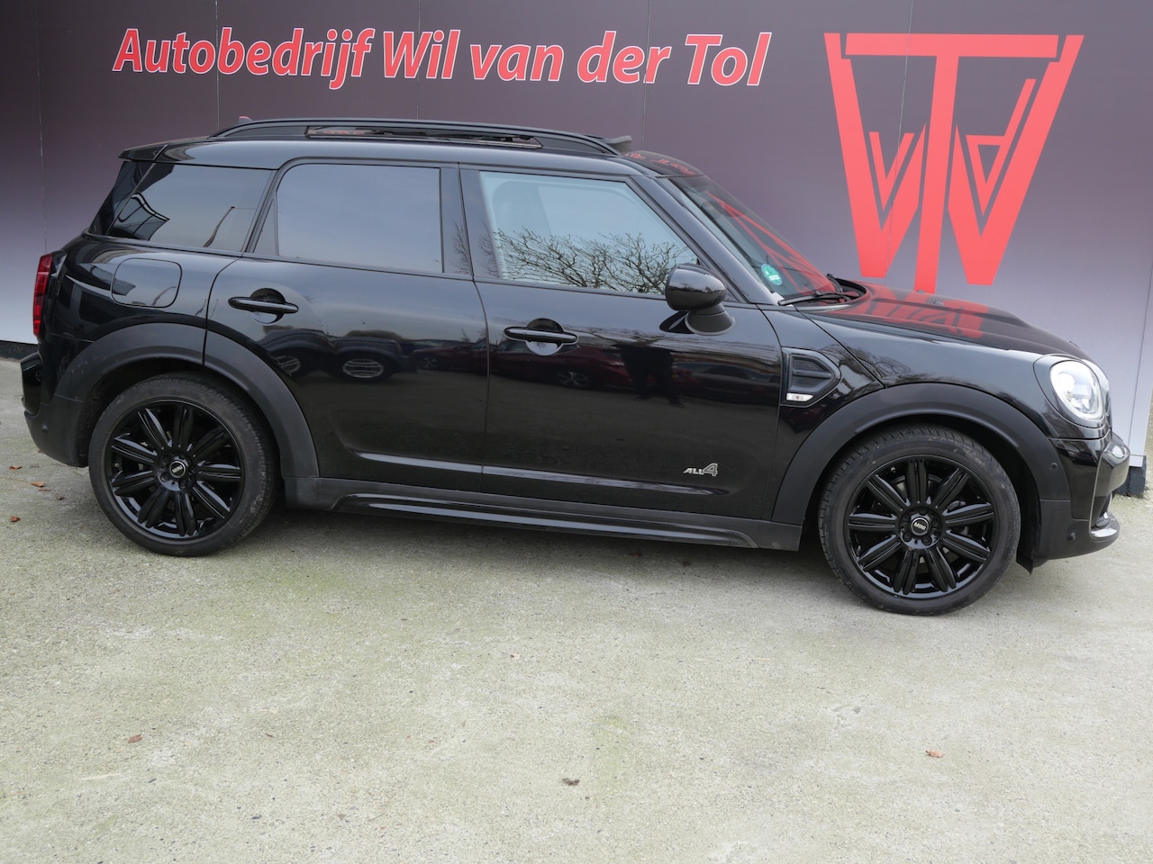 MINI Countryman - 1.5 COOPER ALL4 YOURS | PANO | A.C.C. | H/K | H.U.D. | 19 INCH | DEALER O-H!! - AutoWereld.nl