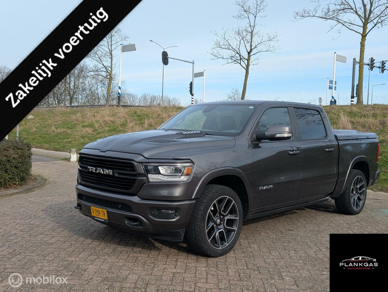 Dodge Ram 1500 - 4X4 5.7 V8 4x4 Crew Cab Laramie - AutoWereld.nl