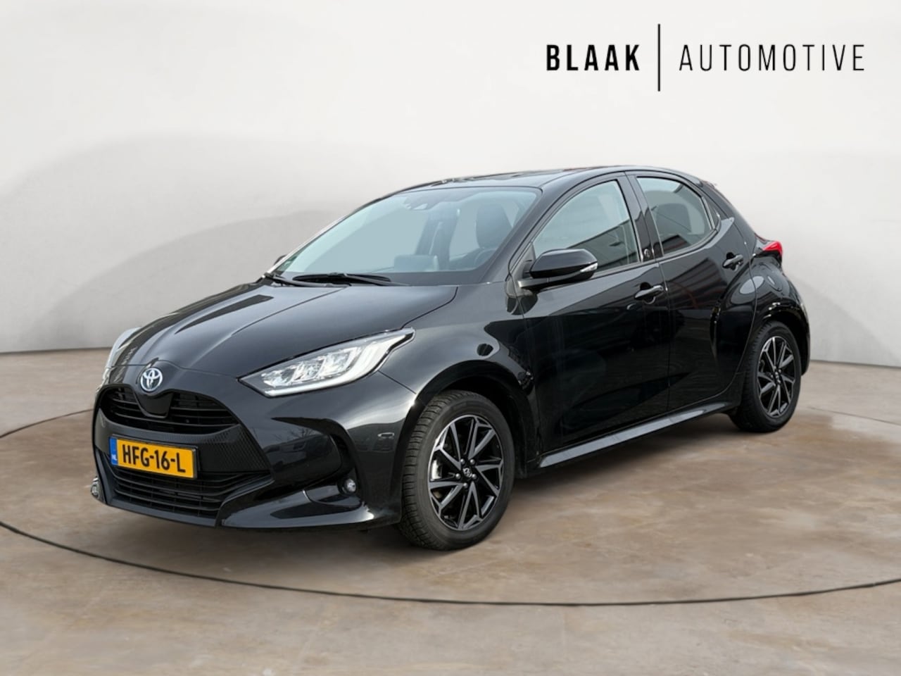 Toyota Yaris - 1.5 Hybid Business Plus - AutoWereld.nl