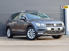 Volkswagen Tiguan - 1.4 TSI Comfortline Business Pano/Leder/360/PDC