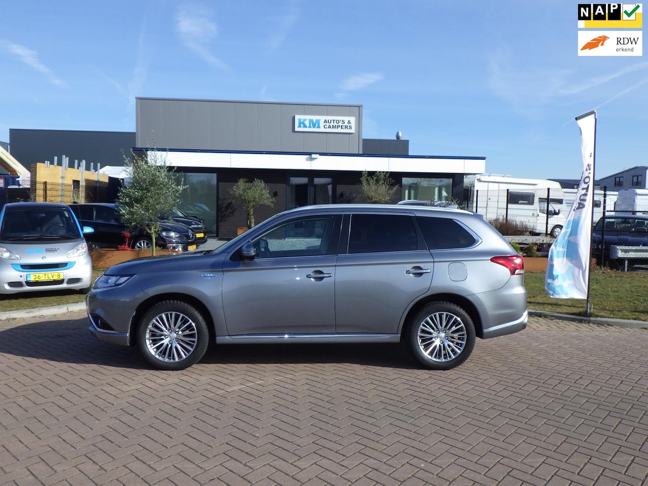 Mitsubishi Outlander - 2.0 PHEV Executive Edition 2.0 PHEV Executive Edition - AutoWereld.nl