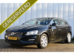 Volvo V60 - 2.0 T3 Nordic+ | Sensoren voor&achter | Trekhaak | Stoelverwarming | Cruise Control |