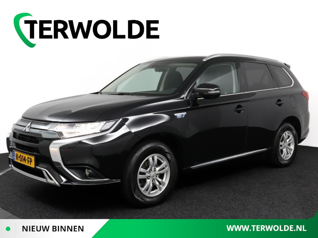 Mitsubishi Outlander - 2.4 PHEV Pure | Trekhaak | 1500kg trekgewicht | Camera | Keyless entry | - AutoWereld.nl