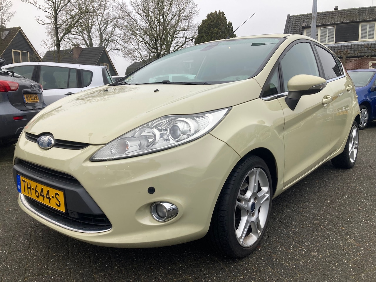 Ford Fiesta - 1.4 Trend 71kW-97pk,Apk 14/8/25,Airco,Elek-pakket 2899,- - AutoWereld.nl