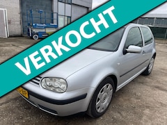 Volkswagen Golf - 1.6-16V Trendline AIRCO/cruise