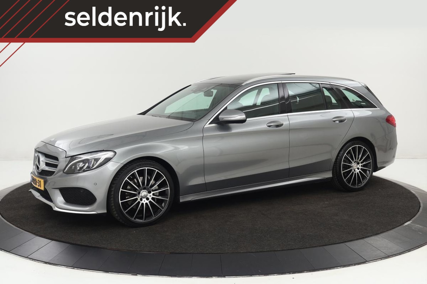 Mercedes-Benz C-klasse - 180 AMG | Panoramadak | Leder | Head-Up | Full LED | Navigatie | Park Assist | Cruise cont - AutoWereld.nl