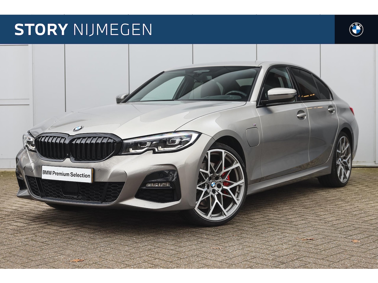 BMW 3-serie - 330e High Executive M Sport Automaat / Sportstoelen / Parking Assistant Plus / LED / Head- - AutoWereld.nl