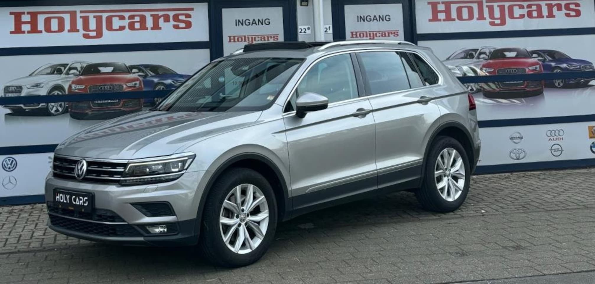 Volkswagen Tiguan - 2.0 TSI 4Motion Highline PANO, VIRTUAL, ACC, LEER - AutoWereld.nl