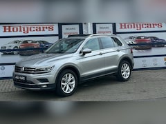 Volkswagen Tiguan - 2.0 TSI 4Motion Highline PANO, VIRTUAL, ACC, LEER