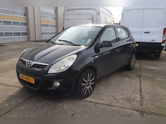 Hyundai i20 - 1.2i DynamicVersion KLEPSTOTERS HOORBAAR