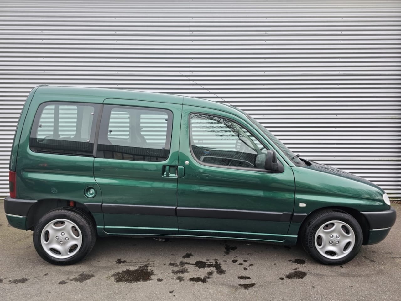 Peugeot Partner MPV - 1.6-16V Combispace ROLSTOELAUTO/ AIRCO - AutoWereld.nl