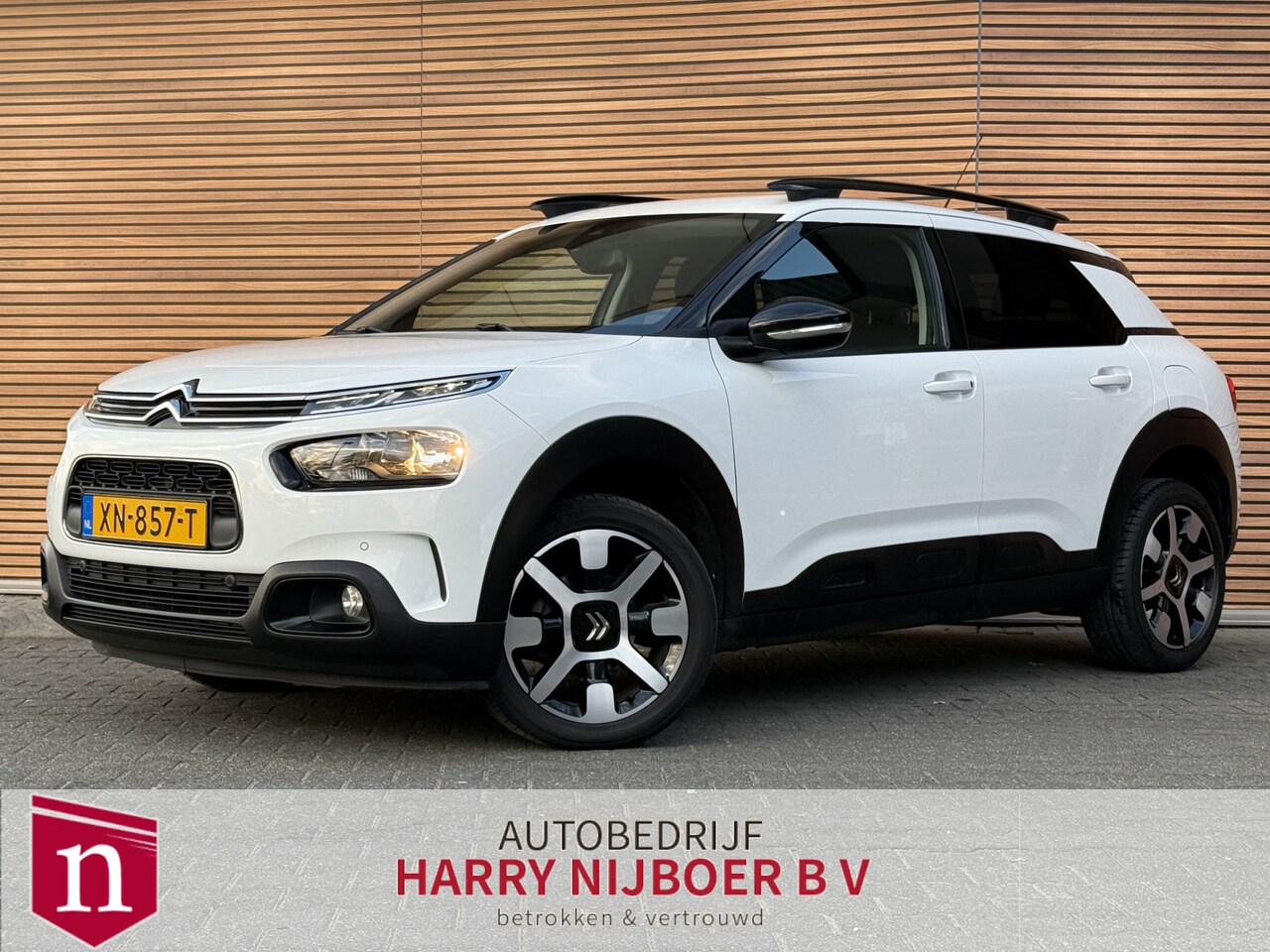 Citroën C4 Cactus - 1.2 PureTech Shine Navigatie / DAB / Cruise Control - AutoWereld.nl