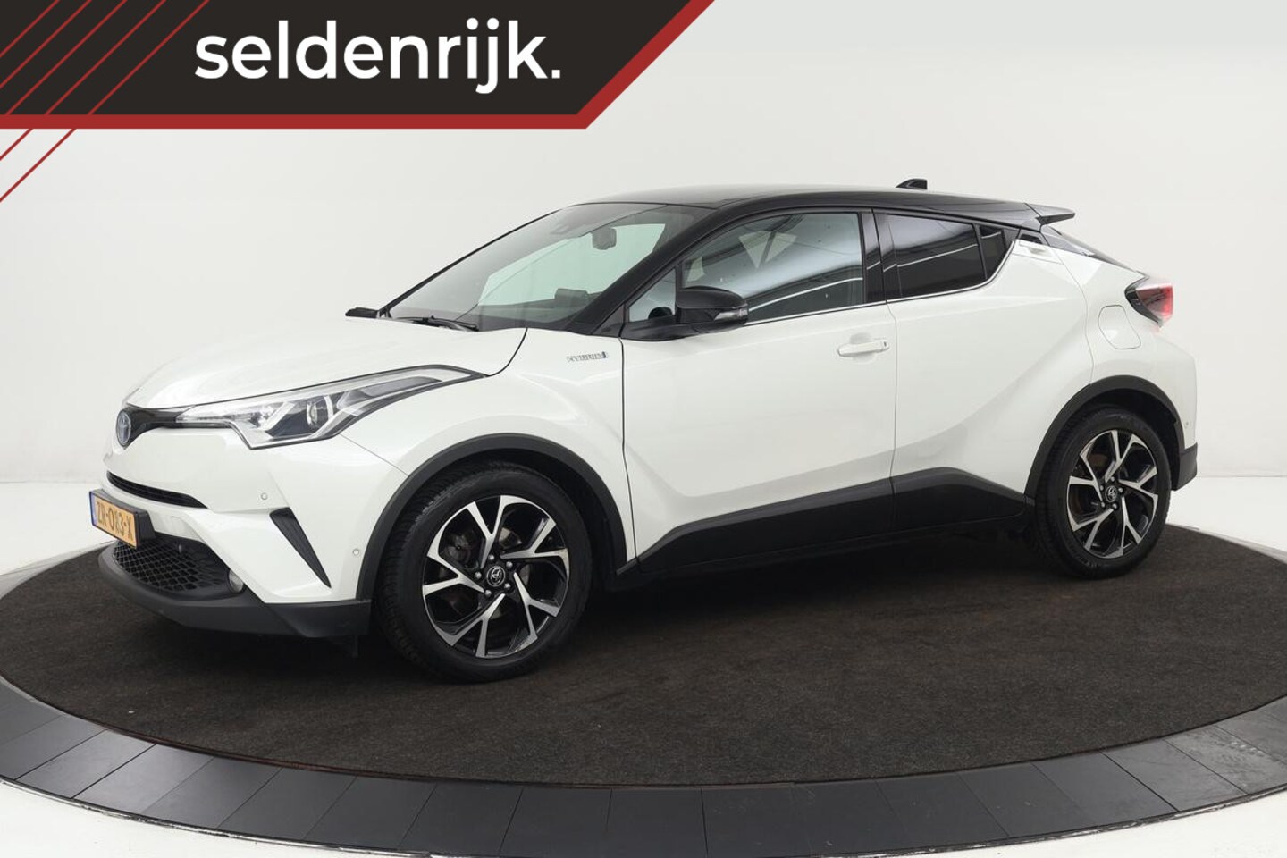 Toyota C-HR - 1.8 Hybrid Style | Stoelverwarming | Trekhaak | Adaptive cruise | JBL Sound | Camera | Nav - AutoWereld.nl