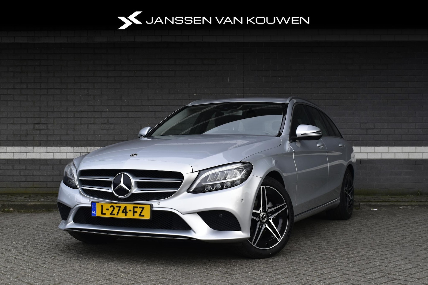 Mercedes-Benz C-klasse Estate - 180 Premium Plus Pack / Stoelverwarming / Trekhaak / Sfeerverlichting / 360 Camera - AutoWereld.nl