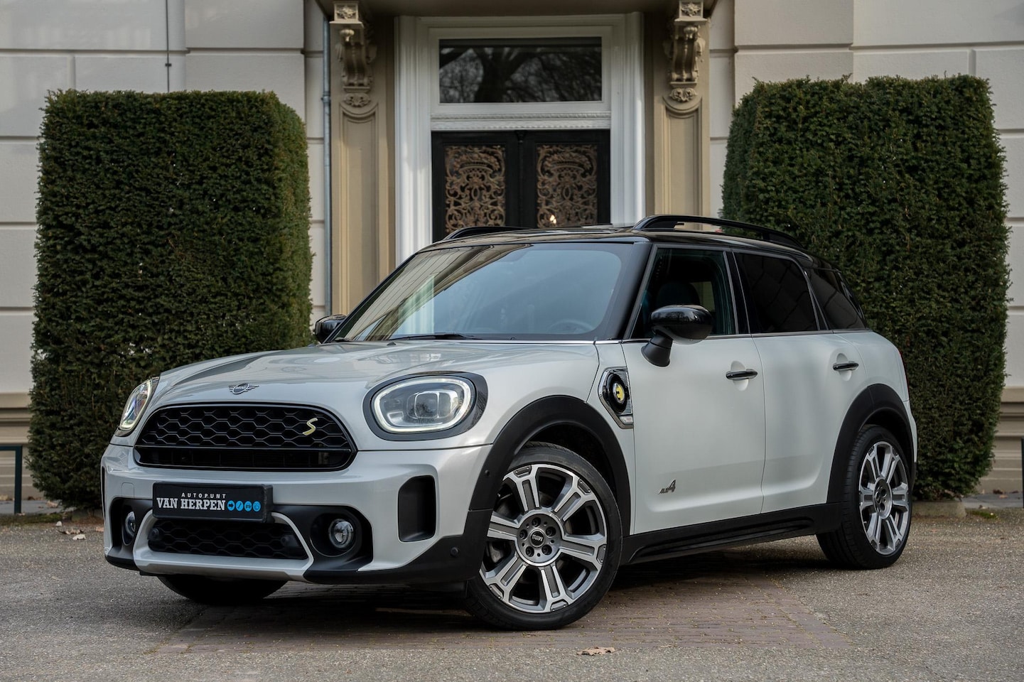 MINI Countryman - Mini 2.0 Cooper S E ALL4 Classic LCI | PANO | H&K | CAMERA | CARPLAY | KEYLESS - AutoWereld.nl