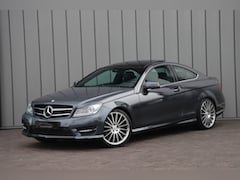 Mercedes-Benz C-klasse Coupé - 180 AMG | Aut7 | Pano | Bi-Xenon | Apple-carplay | Stoelverwarming | Pdc | Cruise-control