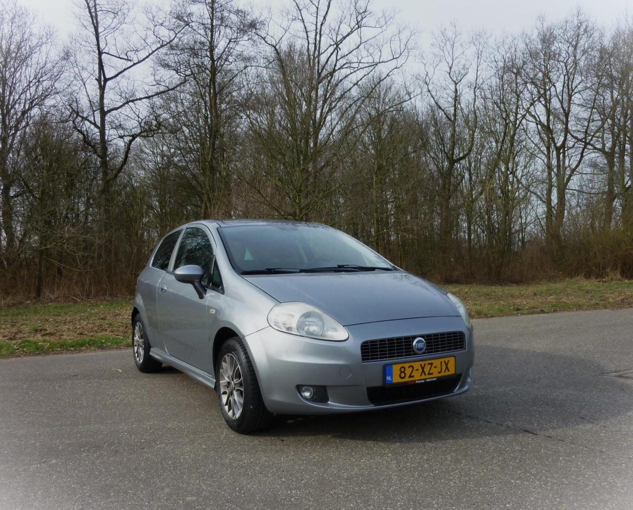 Fiat Grande Punto - 1.4-16V Sport . Airco . Navigatie (carplay ) . Cruiscontrol . enz - AutoWereld.nl