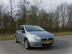 Fiat Grande Punto - 1.4-16V Sport . Airco . Navigatie (carplay ) . Cruiscontrol . enz