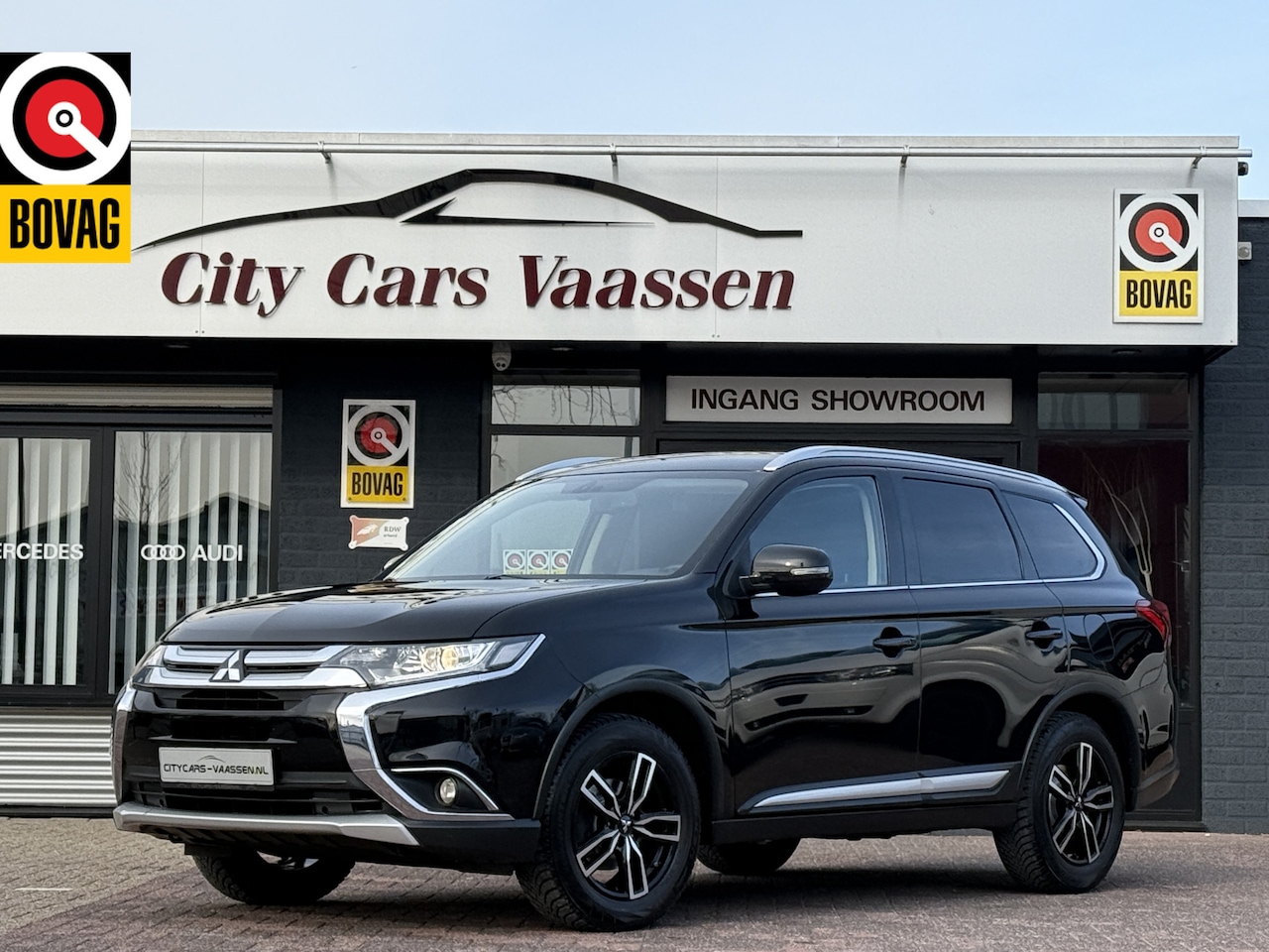 Mitsubishi Outlander - 2.0 Business Edition automaat 150 pk org nl auto nap logisch navi camera climate ctr cruis - AutoWereld.nl