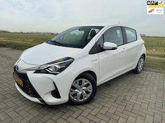 Toyota Yaris - 1.5 Hybrid Active Navigatie Camera Airco Clima Bluetooth Cruise control Rijstrook herkenni