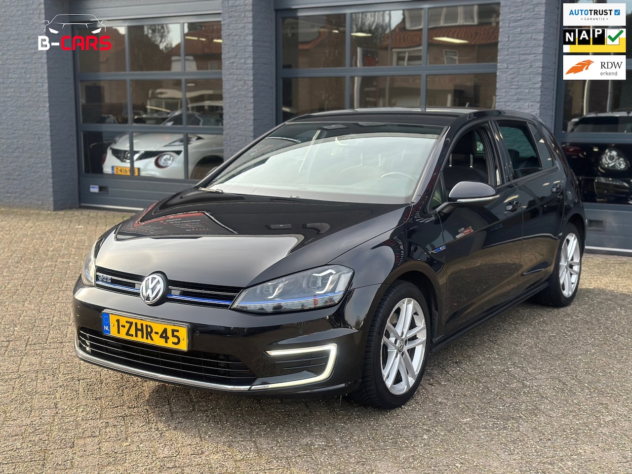 Volkswagen Golf - 1.4 TSI GTE |XLNAVI|PDC|CARPLAY|TRKHAAK|NAP!! - AutoWereld.nl