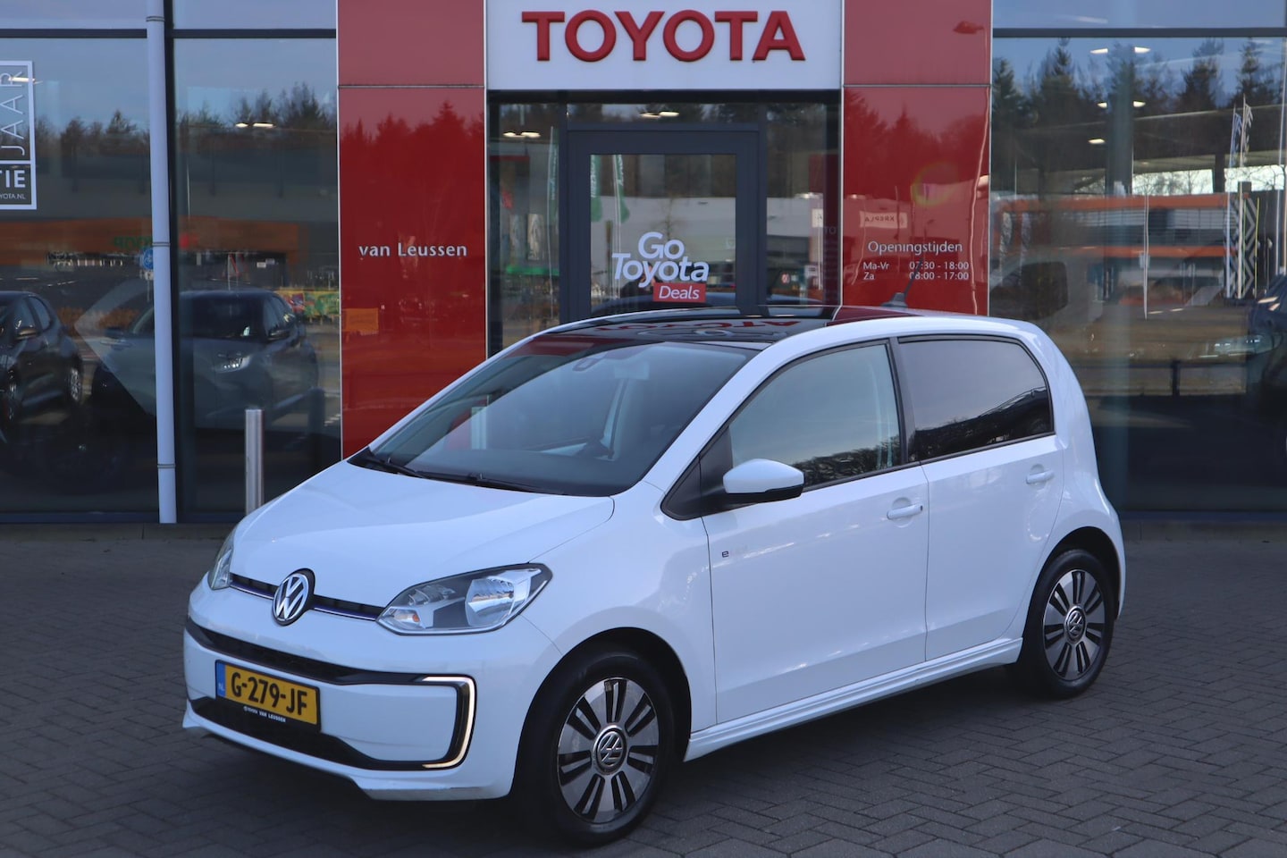 Volkswagen e-Up! - 5-DEURS AIRCO STOELVERWARMING CAMERA VOORRUITVERWARMING LM-VELGEN - AutoWereld.nl